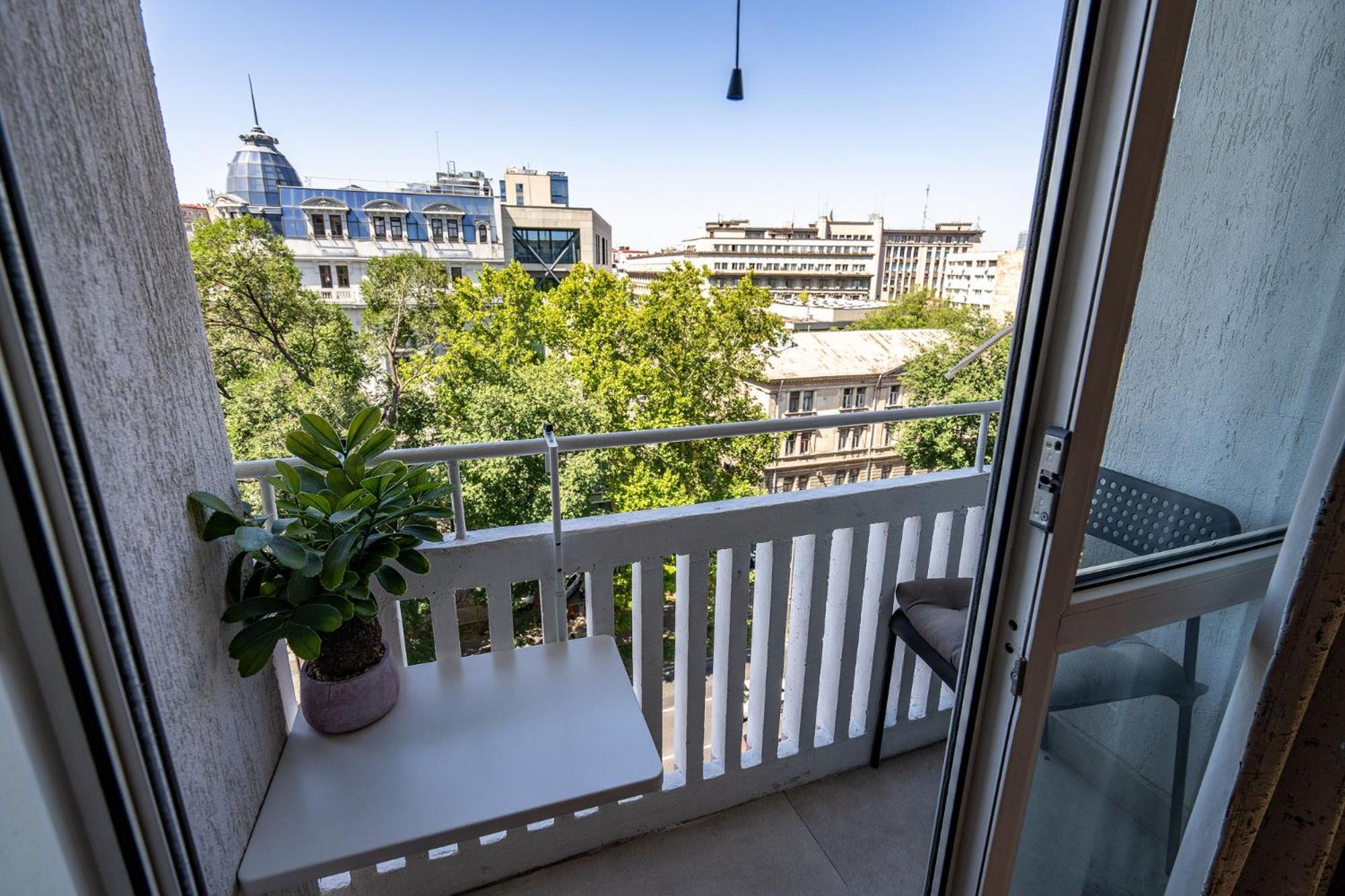 Romana Vibe Elegance In The Heart Of The City Bucharest Luaran gambar