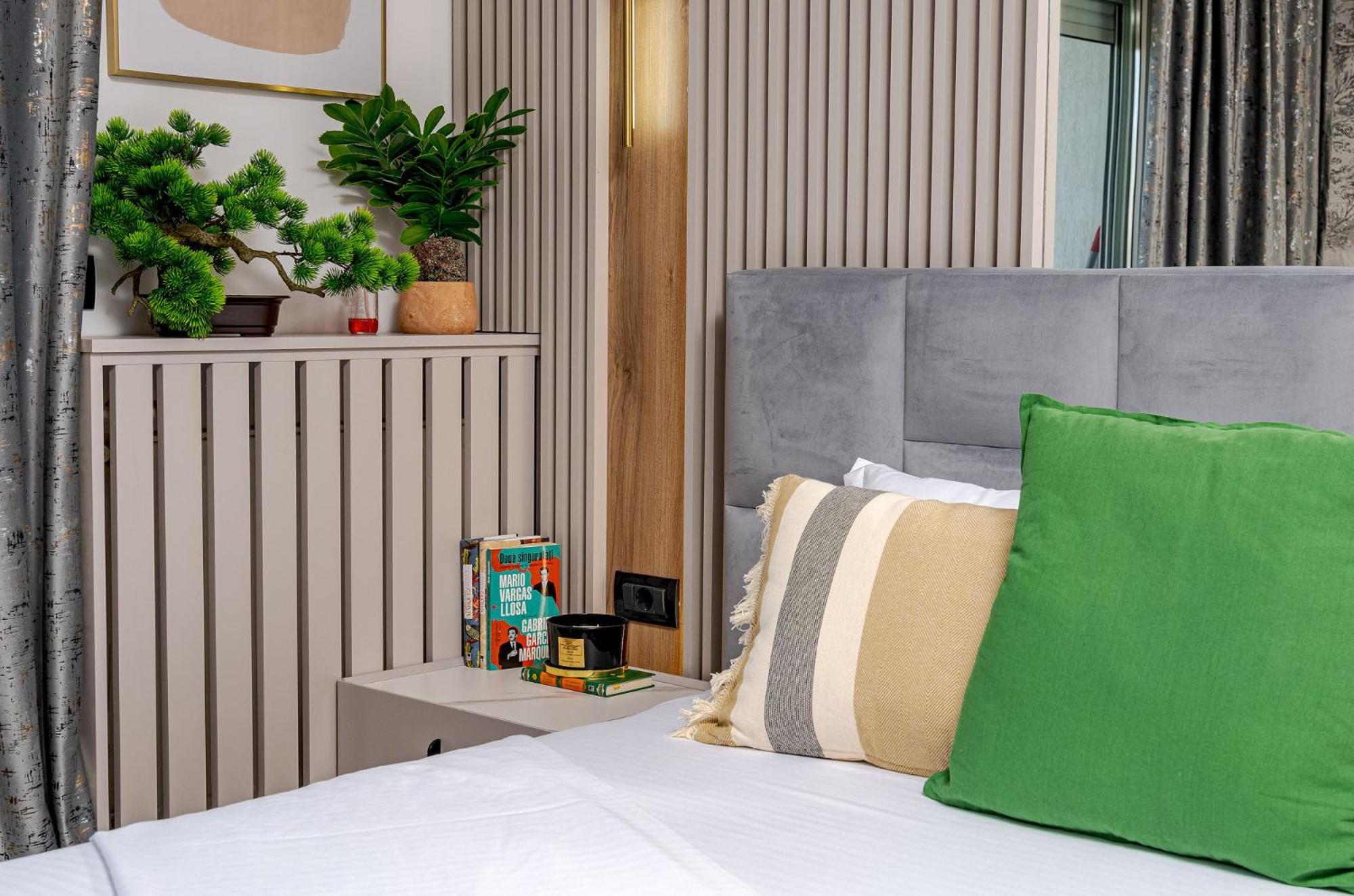 Romana Vibe Elegance In The Heart Of The City Bucharest Luaran gambar