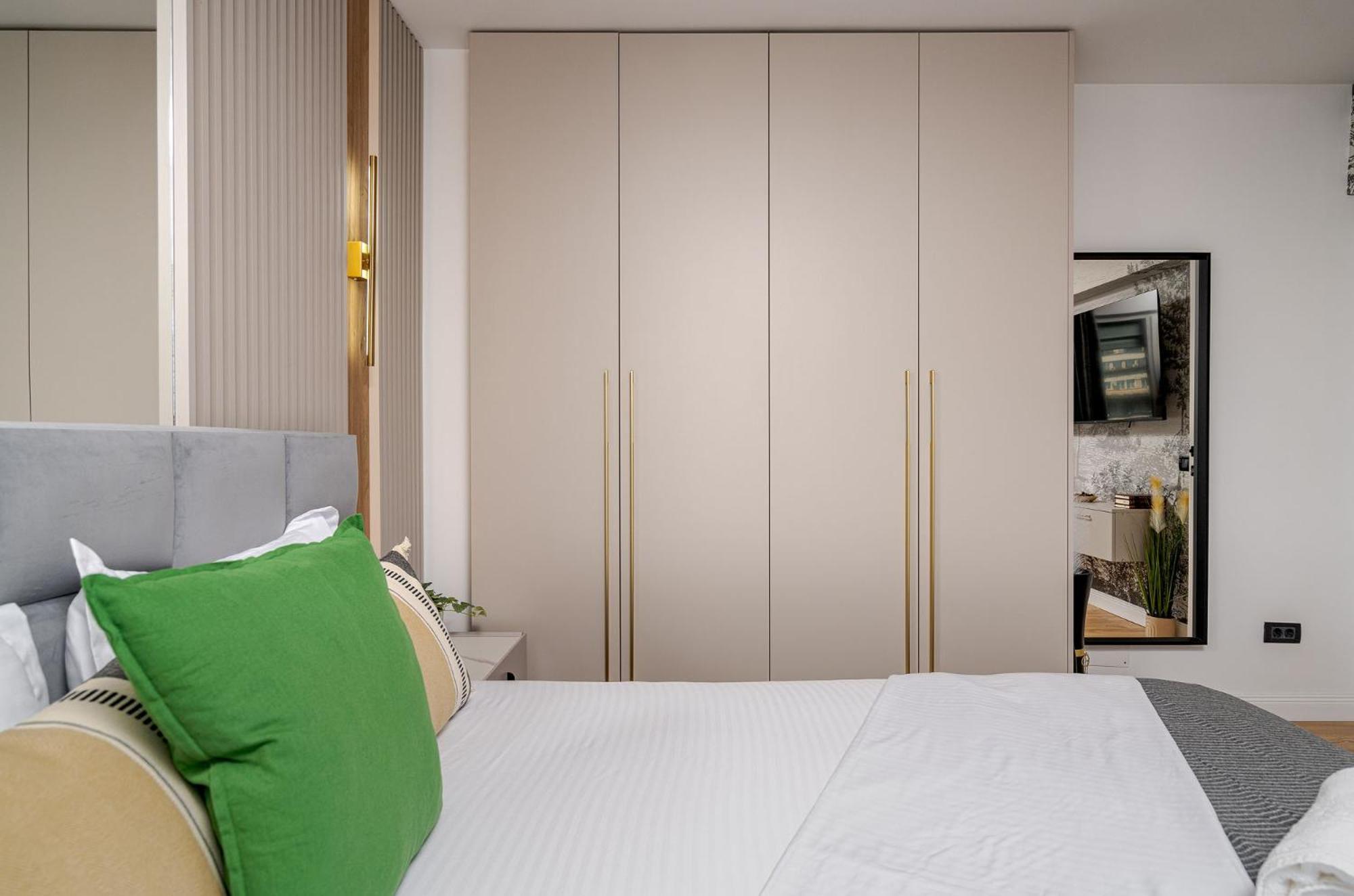 Romana Vibe Elegance In The Heart Of The City Bucharest Luaran gambar